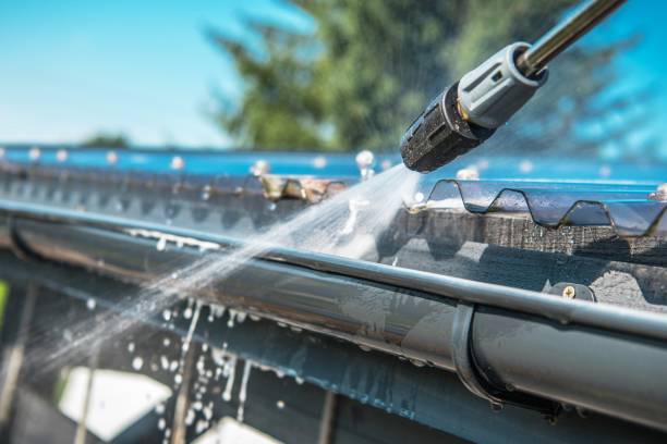 Best Roof Pressure Washing  in Mazomanie, WI
